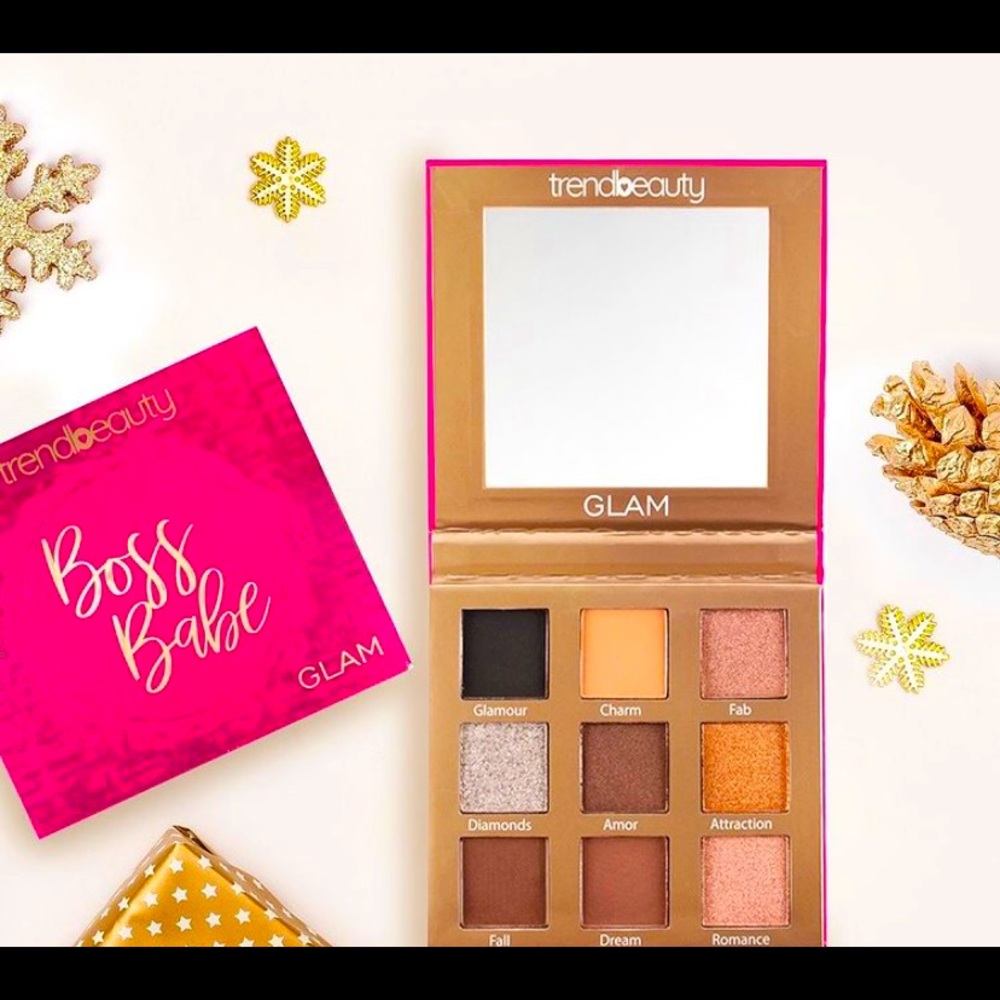 Glam eyeshadow palette